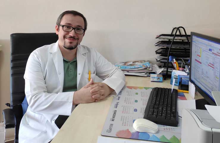 Halk arasında kemik erimesi olarak da bilinen osteoporoz, kemik kitlesinin