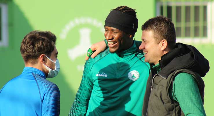 Keleş ve Balde mutluluğu Giresunspor’da teknik direktör Hakan Keleş ile İbrahima Balde arasında Bursaspor