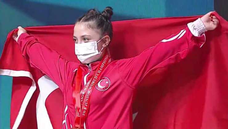 Özbekistan’ın Taşkent şehrinde başlayan Gençler Dünya Halter Şampiyonası ilk gün