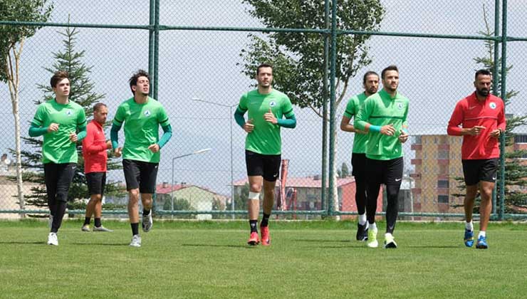 Giresunspor’un file bekçileri kaleyi ele geçirmek için kampta tüm hünerlerini