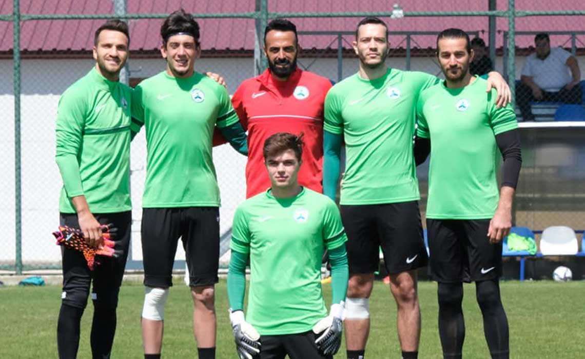 Giresunspor’un kaleci antrenörü İlker Avcıbay’ın, birinci etap kampında kalecilerle yakından