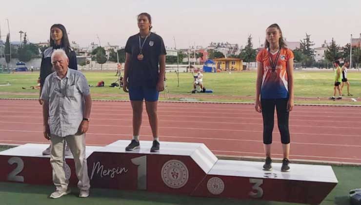 Türkiye Atletizm Şampiyonasında, Eynesil Belediyespor Kulübü sporcusu Sevinç Yağmur Şükür,