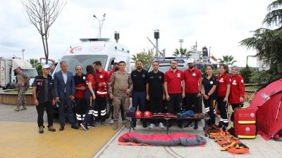 Dünya İlk Yardım Günü etkinlikleri kapsamında Vali Yardımcısı Davut Sinanoğlu,