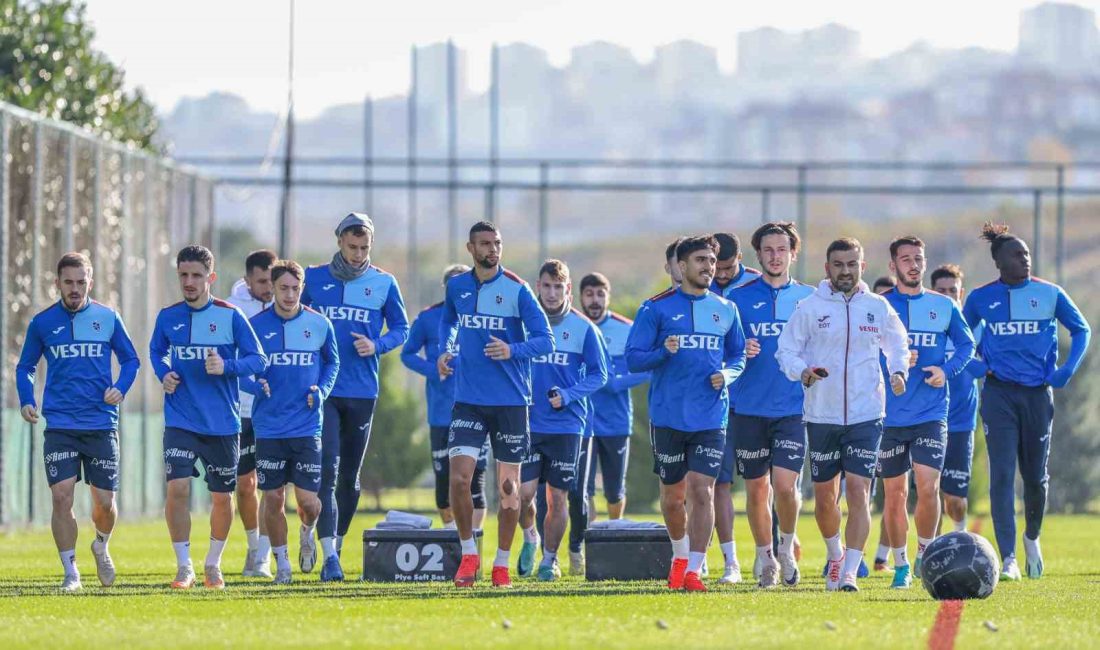 TRABZONSPOR 2024 YILINA UMUTLA BAKIYOR. 2023 YILINI KUPASIZ KAPATAN BORDO-MAVİLİLER