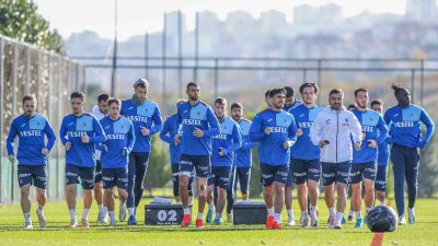 TRABZONSPOR 2024 YILINA UMUTLA BAKIYOR. 2023 YILINI KUPASIZ KAPATAN BORDO-MAVİLİLER