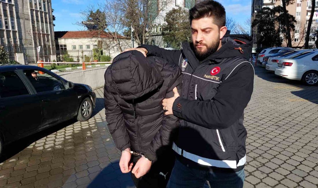 25 Bi̇n Hapla İlgi̇li̇ Gözaltına Alınan Şahıs Tutuklandı SAMSUN ADLİYESİNE SEVK EDİLEN M.A. ÇIKARILDIĞI MAHKEMECE TUTUKLANARAK SAMSUN T