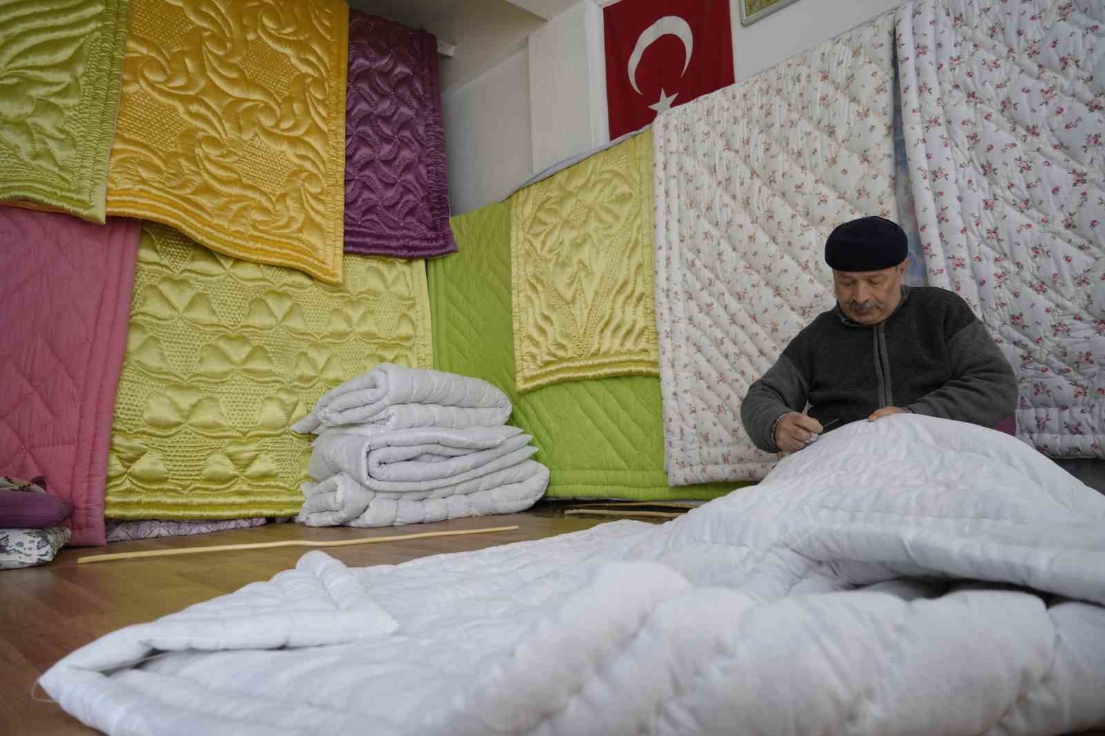 GÜMÜŞHANE’DE YAŞAYAN 59 YAŞINDAKİ OĞUZ BURUNCU, 7 YAŞINDA BABASININ YANINDA