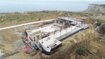 TRABZON’UN AKÇAABAT İLÇESİNDE YARI OLİMPİK KAPALI YÜZME HAVUZU İNŞAATI SÜRÜYOR.