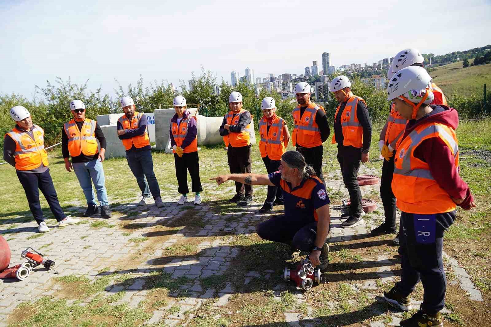 Atakumda ‘Afet Gönüllüleri̇ Seferberli̇ği̇