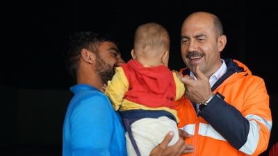 TERME BELEDİYE BAŞKANI ALİ KILIÇ, GIDADAN ÇATIYA, HASTA YATAĞINDAN ENGELLİ