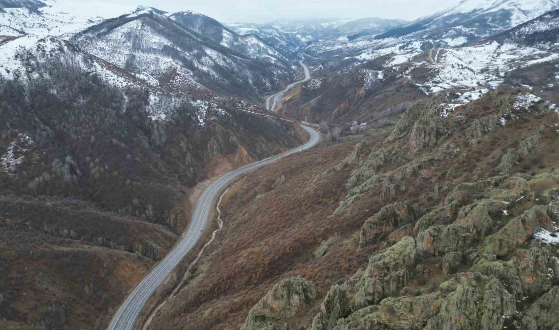 SİVAS’IN ZARA VE SUŞEHRİ İLÇELERİ ARASINDA BULUNAN GEMİNBELİ GEÇİDİ’NDE KAR