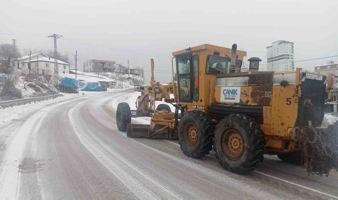 Cani̇kte Kar Yağışına Anında Müdahale CANİK BELEDİYESİ, KARLA MÜCADELE ÇALIŞMALARINI ARALIKSIZ BİR ŞEKİLDE SÜRDÜRÜYOR.