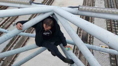 SAMSUN'DA ÇOCUKLARINI EŞİNİN KENDİSİNE GÖSTERMEDİĞİ GEREKÇESİYLE BUNALIMA GİREN TIR SÜRÜCÜSÜ