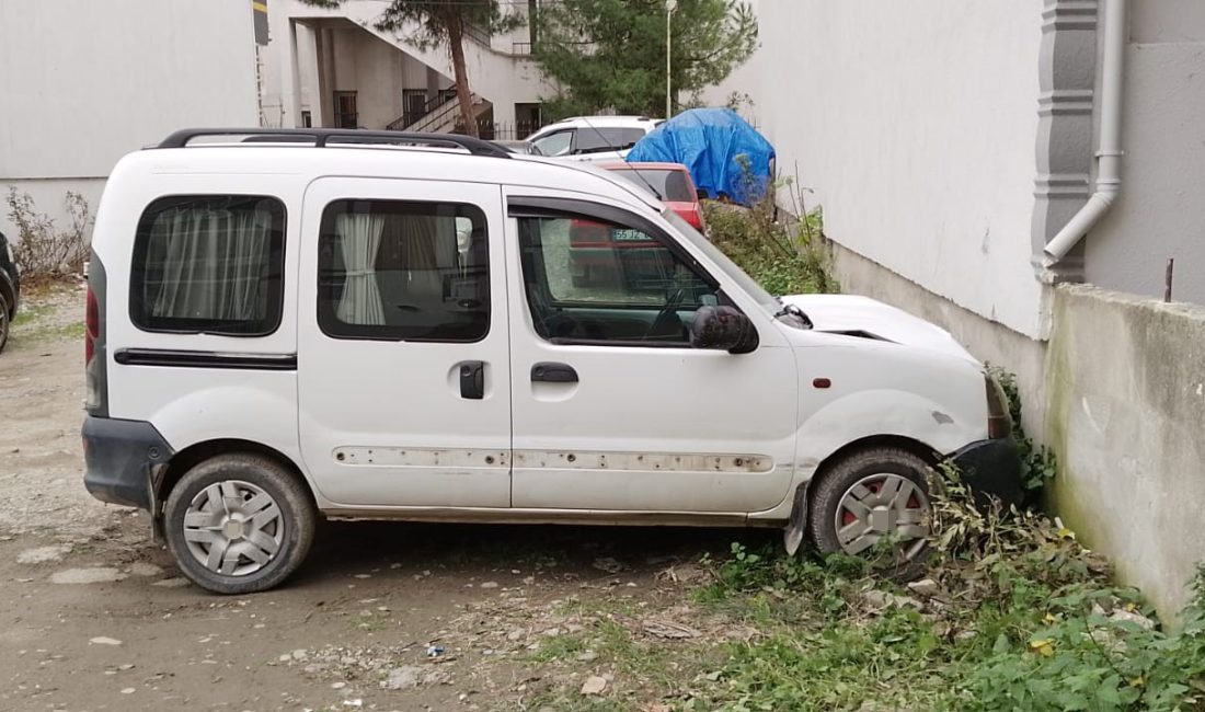 SAMSUN'UN ALAÇAM İLÇESİNDE DİREKSİYON BAŞINDA KALP KRİZİ GEÇİREN SÜRÜCÜ HAYATINI