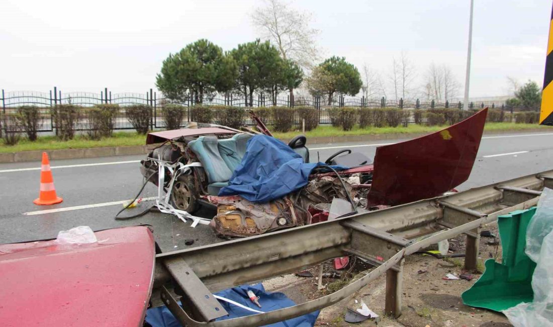 Samsun’dan Artvin’e gitmek isteyen 4 arkadaşın yolculuğu Trabzon’da faciayla bitti.