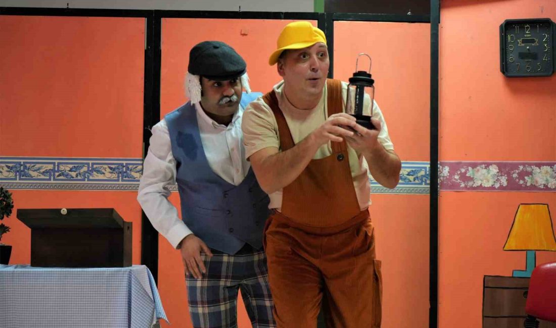 Samsun’dan ilkokul öğrencilerine enerji verimliliği tiyatro ile anlatıldı.