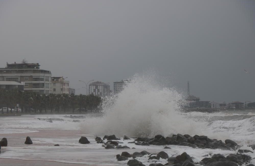 Doğu Karadeniz İçin Kuvvetli Rüzgâr Ve Fırtına Uyarısı RÜZGÂR VE FIRTINA ETKİLİ OLACAKMeteoroloji Genel Müdürlüğü’nün son değerlendirmelerine göre,