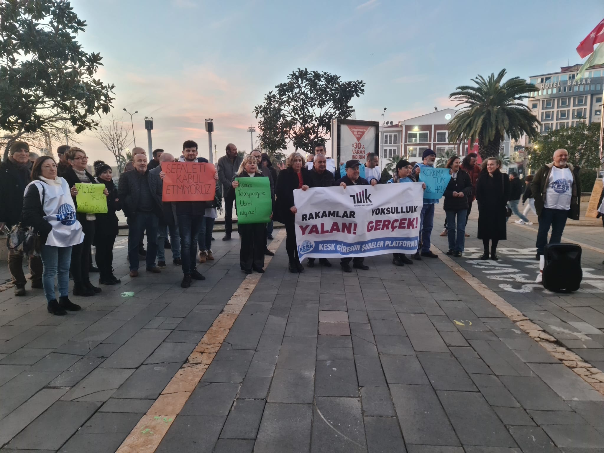 Kesk, “İnsanca yaşamaya yetecek ücret istiyoruz” Kesk, “İnsanca yaşamaya yetecek ücret istiyoruz”