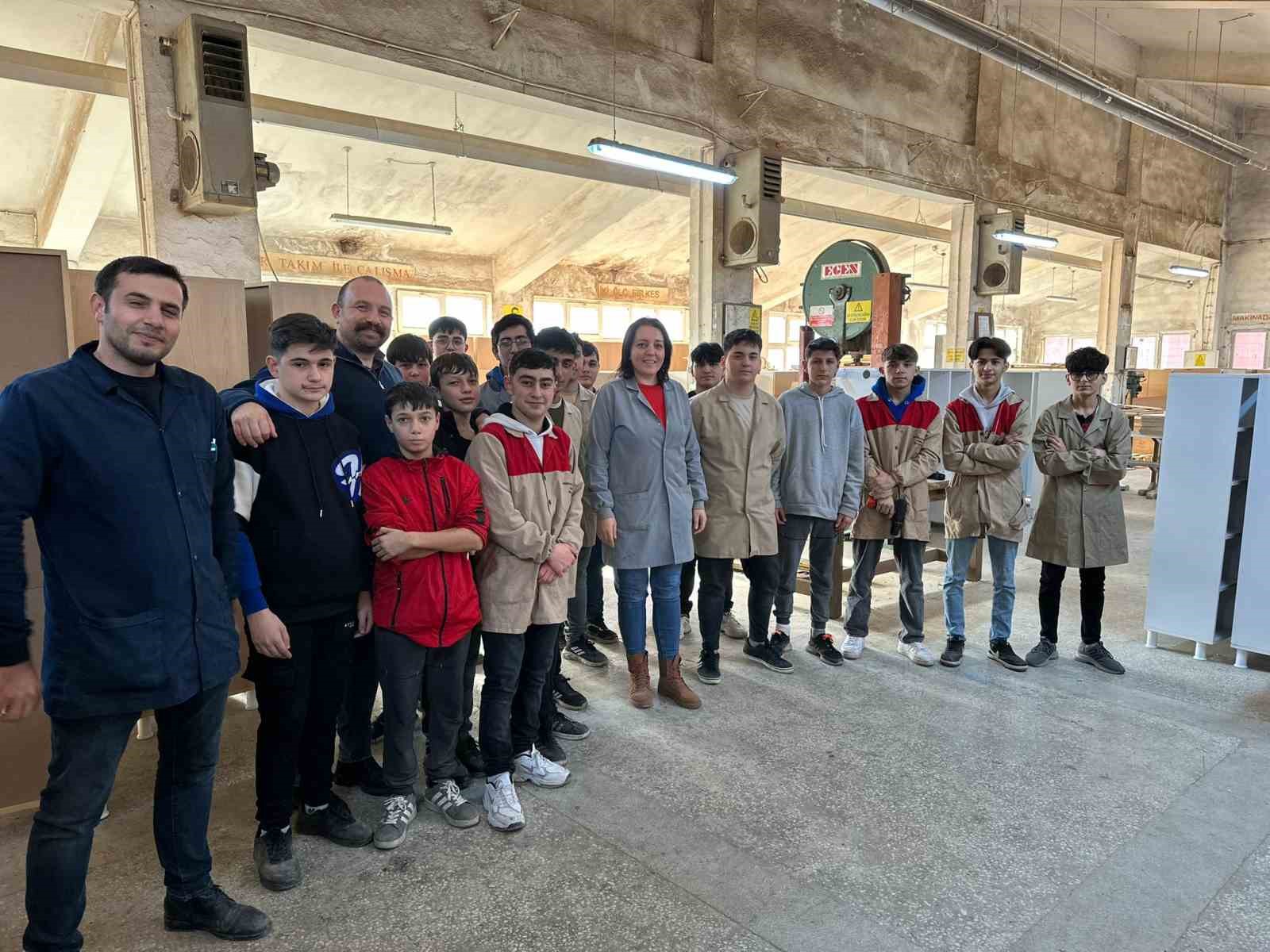 Meslek Li̇sesi̇nden 30 Mi̇lyon Tlyi̇ Aşan Rekor Ci̇ro