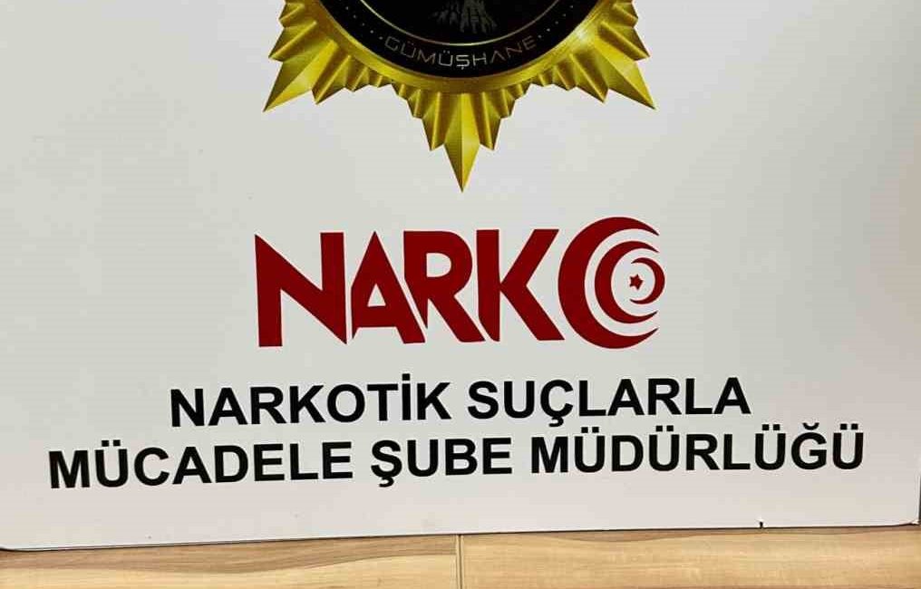 GÜMÜŞHANE’DE POLİS EKİPLERİ TARAFINDAN GERÇEKLEŞTİRİLEN UYUŞTURUCU OPERASYONUNDA YURTDIŞINDAN TEMİN ETTİKLERİ