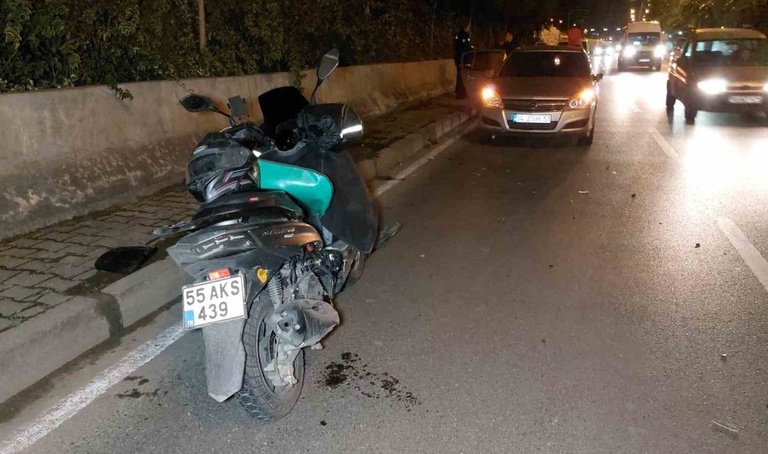 Motosi̇klet Park Hali̇ndeki̇ Otomobi̇le Çarptı: 1 Yaralı SAMSUN'DA MOTOSİKLETİN YOLDA PARK HALİNDE OLAN OTOMOBİLE ÇARPMASI SONUCU MEYDANA