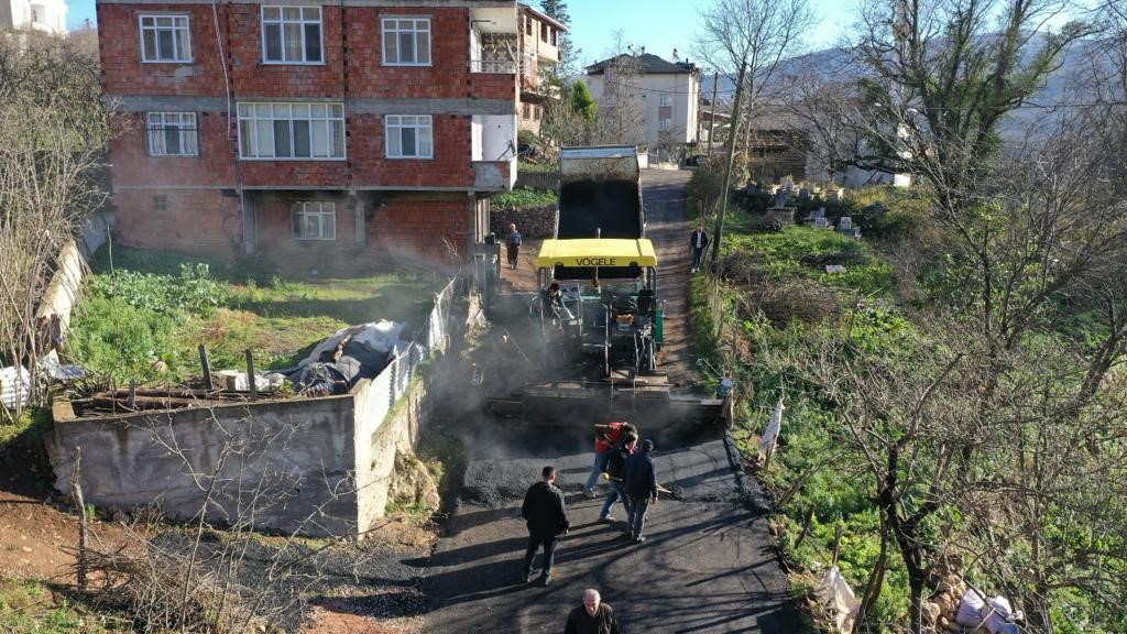 Orduda 3 Mahalleyi̇ Bi̇rbi̇ri̇ne Bağlayan Yol Asfaltlanıyor