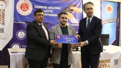 SOLDAKİ SAMSUN CUMHURİYET BAŞSAVCISI MEHMET SABRİ KILIÇ, ORTADAKİ (YARIŞMA BİRİNCİSİ)