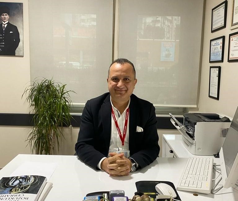 Beyin ve Sinir Cerrahisi Uzmanı Prof. Dr. Mehmet Feryat Demirhan,