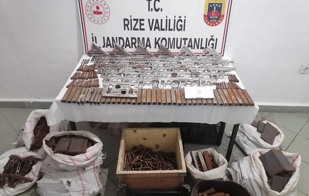 ÇALIŞMALARDA 6 ADET RUHSATSIZ TABANCA, 6 ADET TABANCA ŞARJÖRÜ, 16