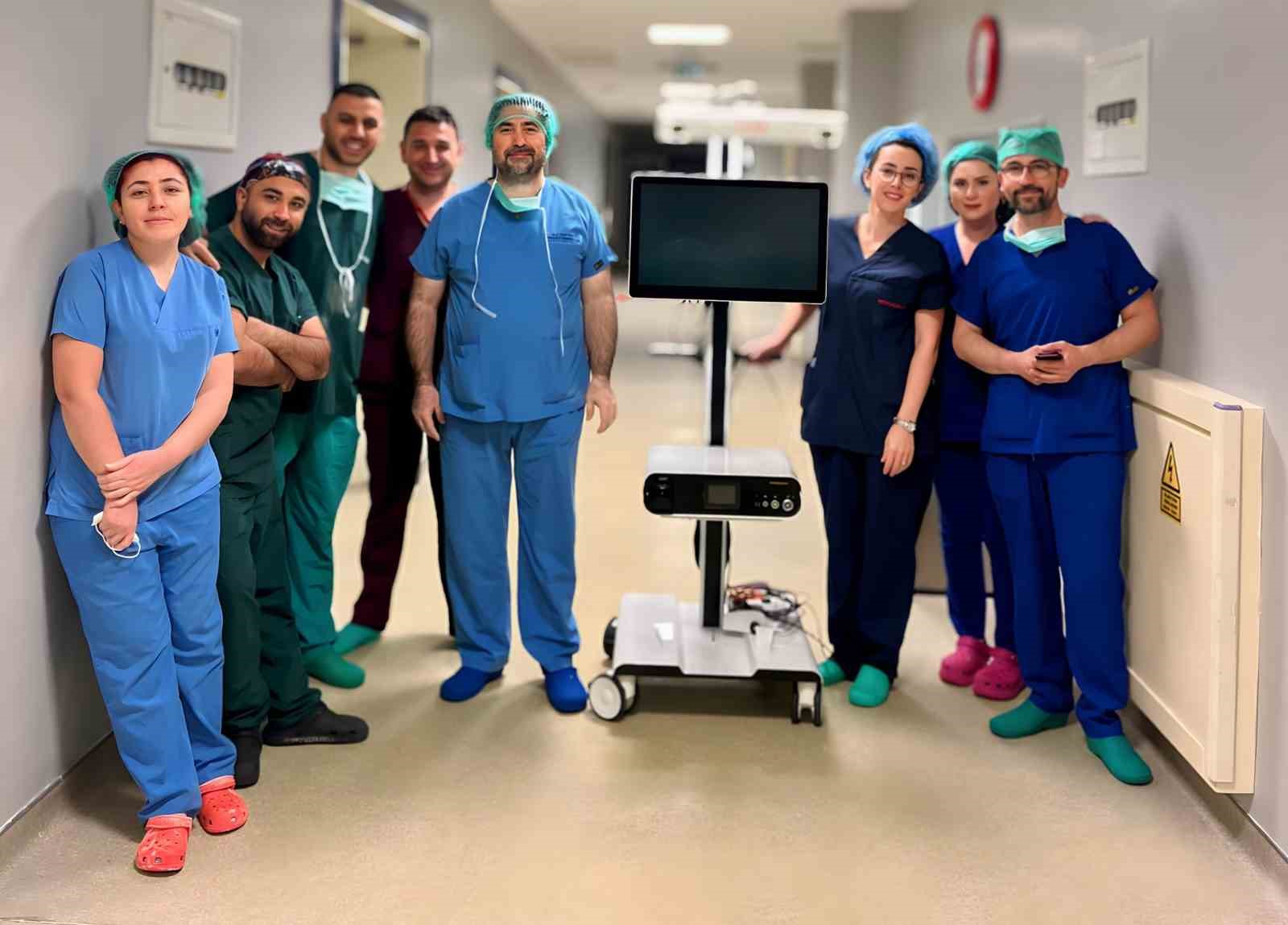 Robotik diz protezi ameliyatları hakkında bilgi veren Ortopedi ve Travmatoloji