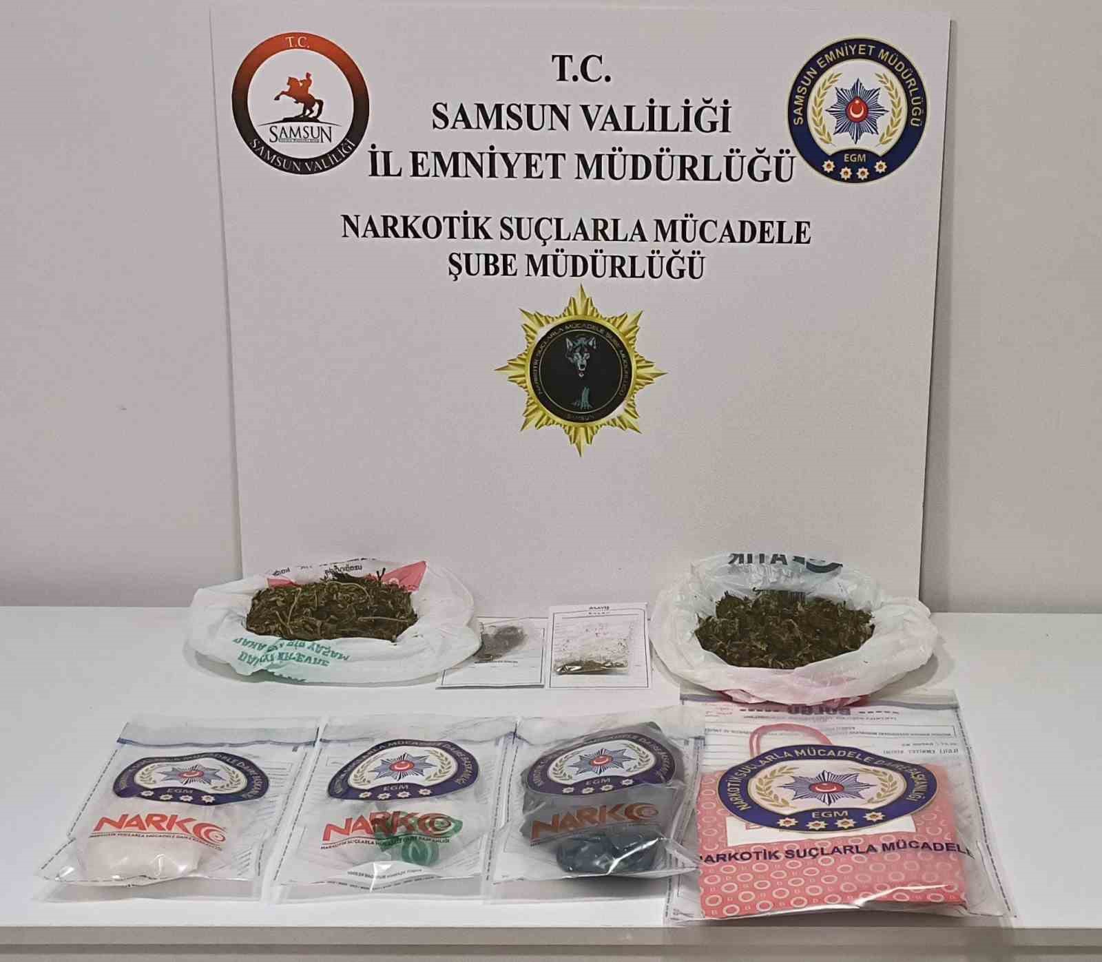 SAMSUN'DA POLİS TARAFINDAN ESRAR ELE GEÇİRİLİRKEN,  OLAYLA İLGİLİ 2