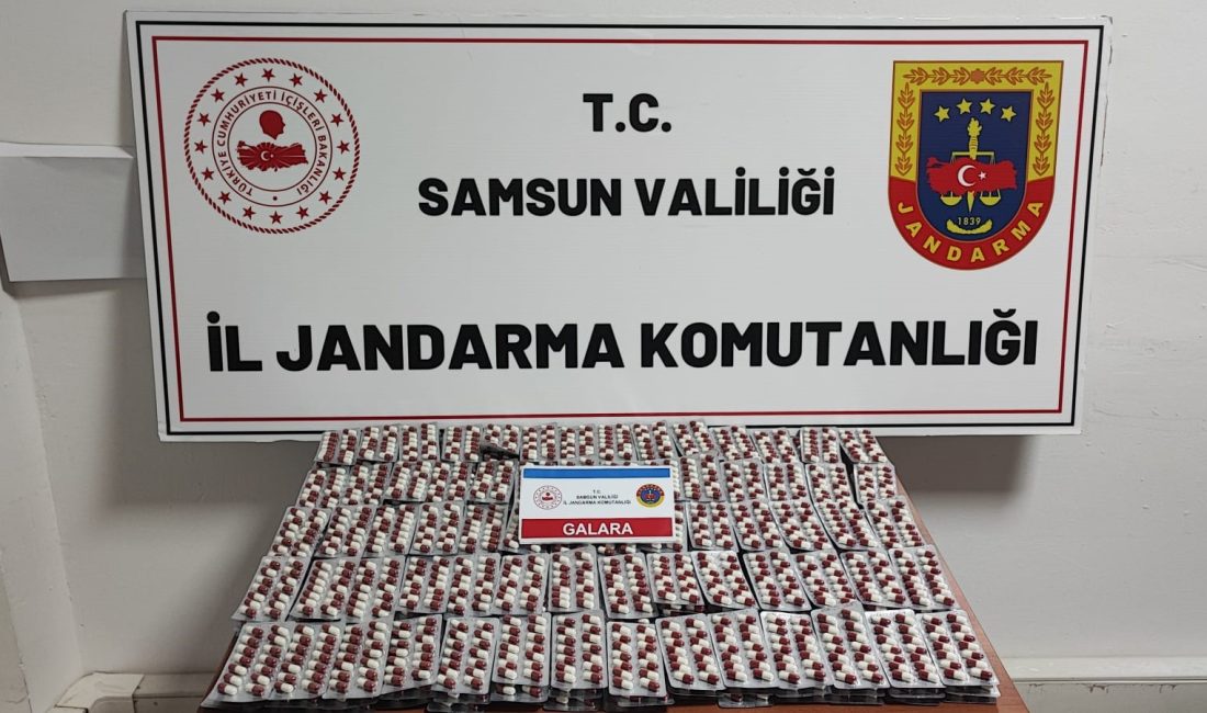 SAMSUN'DA JANDARMA EKİPLERİ TARAFINDAN BİR ARAÇTA VE EVLERDE  YAPILAN