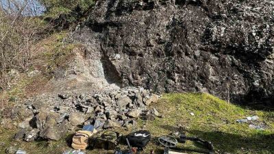 SAMSUN'DA DEFİNE ARAMAK İÇİN KAÇAK OLARAK KAZI YAPAN 4 KİŞİ