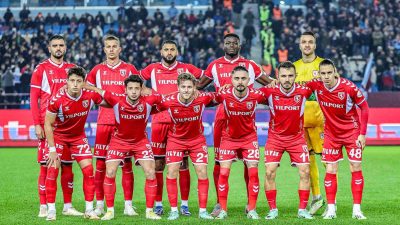 SAMSUNSPOR, İLK YARIYI 19 MAÇTA 5 GALİBİYET, 3 BERABERLİK VE