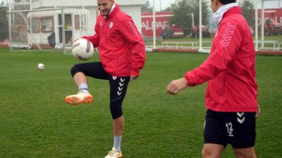 SAMSUNSPOR’UN FORVET OYUNCUSU ERCAN KARA, TRABZONSPOR MAÇININ KENDİLERİ AÇISINDAN ÇOK