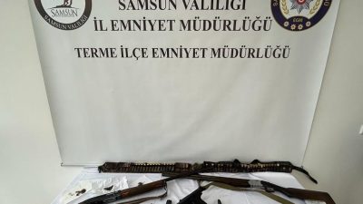 SAMSUN’DA POLİS TARAFINDAN DÜZENLENEN OPERASYONDA RUHSATSIZ TABANCA VE UYUŞTURUCU ELE