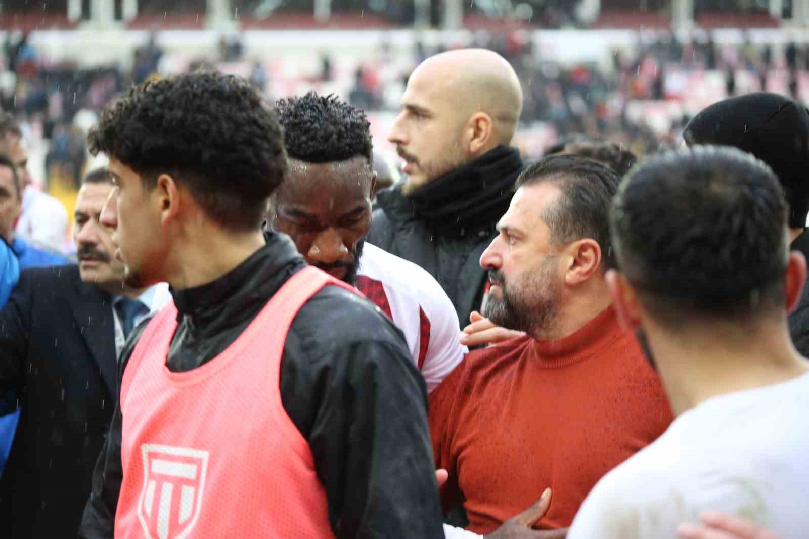 SİVASSPOR - GAZİANTEP FK MAÇININ ARDINDAN İKİ TAKIMIN FUTBOLCULARI VE