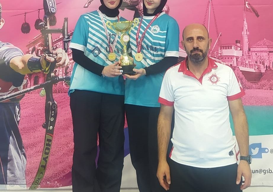 SAMSUN’DA DÜZENLENEN OKULLARARASI FLOOR CURLİNG MÜSABAKALARINDA TEKKEKÖY’DEN KATILAN ÖĞRENCİLER İL