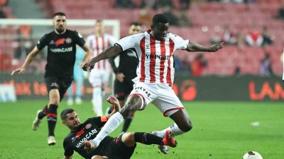 SAMSUNSPOR - FATİH KARAGÜMRÜK MAÇI İLK YARIDAN KARELER.