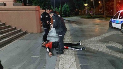 SAMSUN'DA BİR KİŞİ YENİ YILIN İLK DAKİKASINDA YERDE SIRT ÜSTÜ