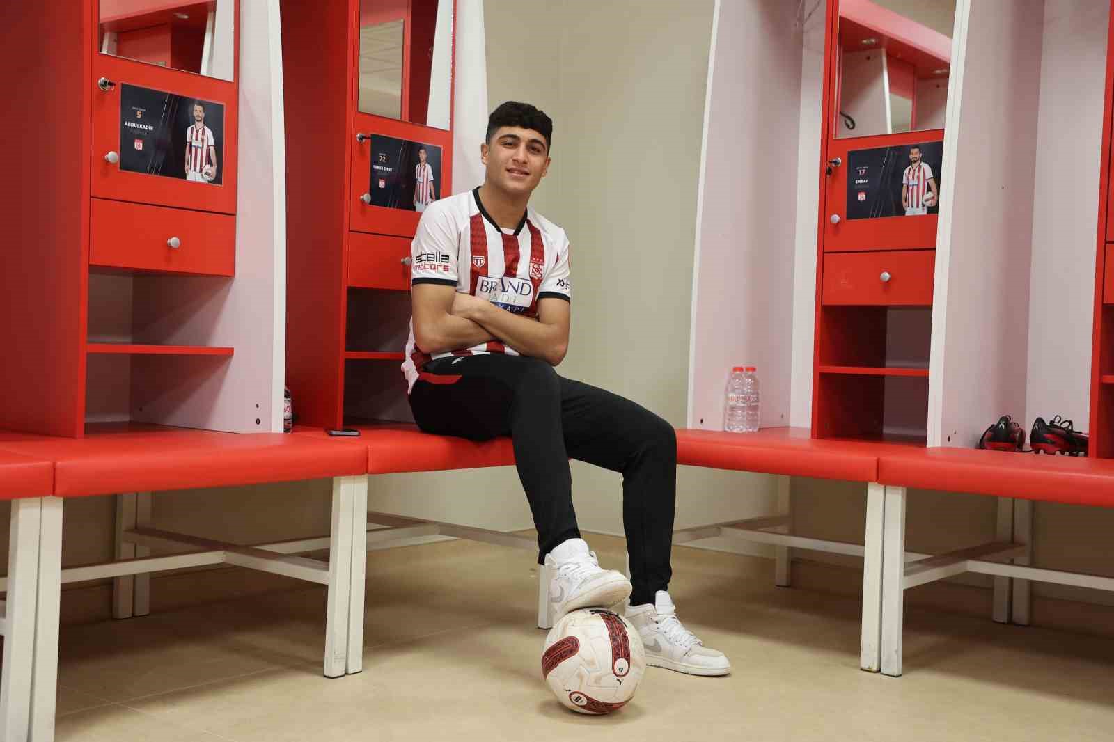 SİVASSPOR KULÜBÜ, TAKIMIN GENÇ YETENEĞİ YUNUS EMRE KONAK İÇİN İNGİLTERE