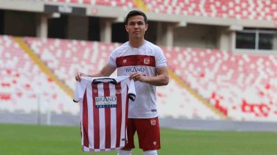 Sivasspor Özbek futbolcu Azizbek Turgunboev’i renklerine bağladı.