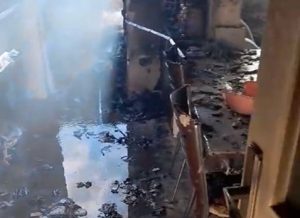 Giresun’un Alucra ilçesinde bir binada çıkan yangında bir daire kullanılmaz