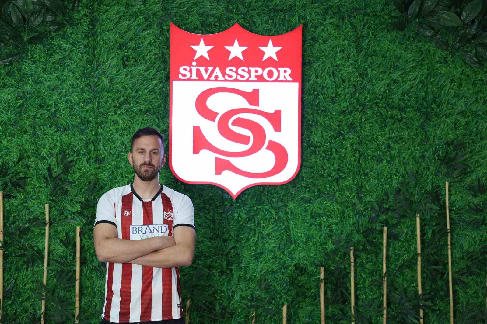 Sivasspor, Hırvat futbolcu Mijo Caktas’ı renklerine bağladı.