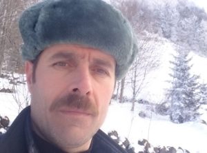 Trabzon’un Tonya ilçesinde bir kişi, tartıştığı babasını tabancayla vurarak öldürdü.