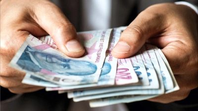 Hükümetin Meclis'e sunmayı planladığı torba yasa taslağında, emeklilerle ilgili kök