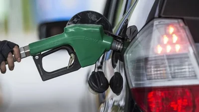 Orta Doğu’da tırmanan gerilim, petrol fiyatlarını yukarı çekerek Türkiye’de akaryakıt