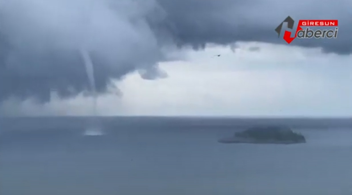 Giresun Adası Yakınlarında Oluşan Hortum Kameralara Yansıdı