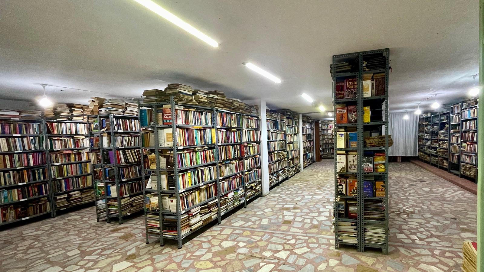 2016 yılından beri nadirkitap.com üzerinden depo usulü satış gerçekleştiren Kabuuk