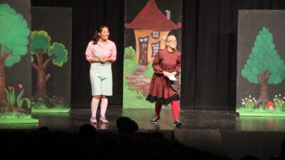 Ekim Ayı Tiyatro Etkinliği "Çılgın Zaman Yolculuğu" ile Başladı